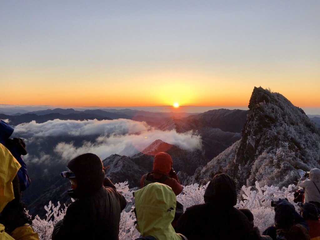 初日の出登山|人気の山は? ビッグデータ分析からエリア別に紹介 | YAMAP MAGAZINE