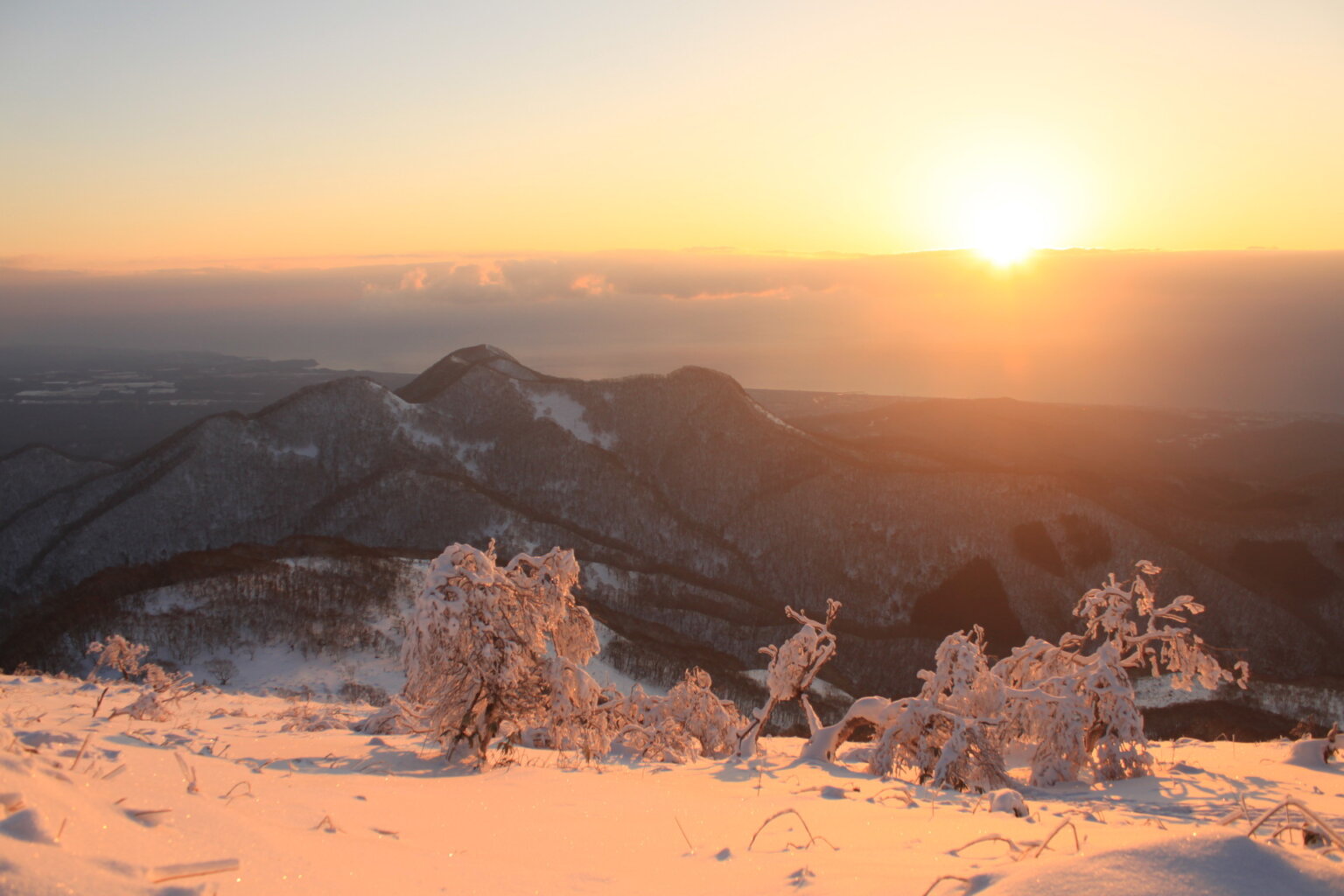 初日の出登山|人気の山は? ビッグデータ分析からエリア別に紹介 | YAMAP MAGAZINE