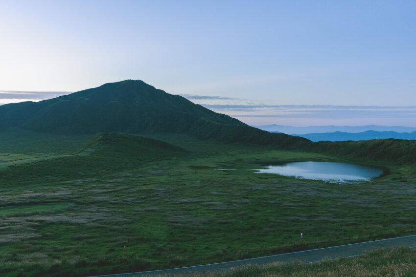 夜明け前の草千里ヶ浜