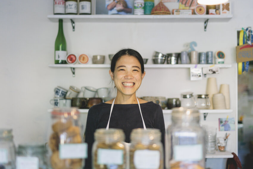 店主の藤川さん。素敵な笑顔で出迎えてくれます